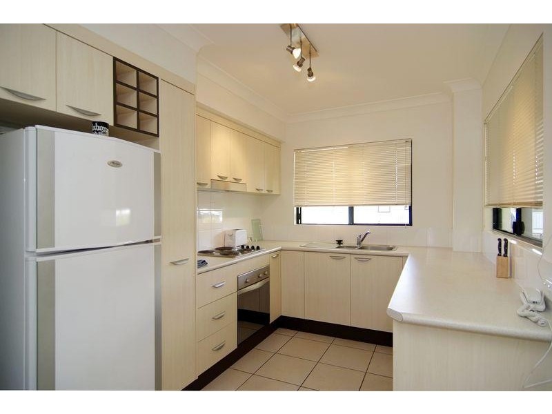 Unit 8/44 Pease St, Manoora QLD 4870