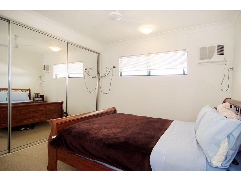 Unit 8/44 Pease St, Manoora QLD 4870