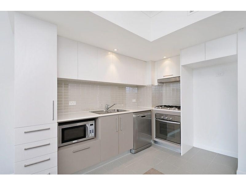 56 Scarborough St, Southport QLD 4215