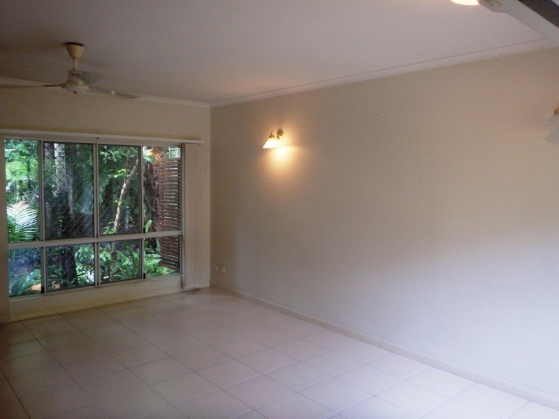 Unit 11/5-15 McGregor Street, Mooroobool QLD 4870