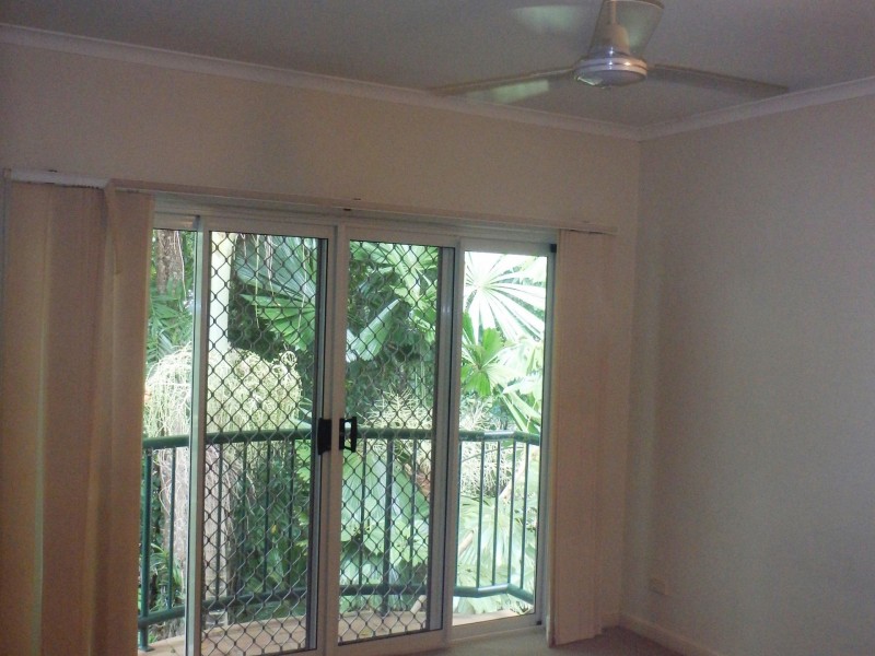 Unit 11/5-15 McGregor Street, Mooroobool QLD 4870