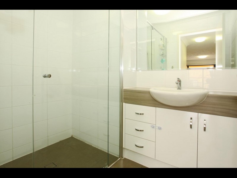 16-26 Waverley Street, Southport QLD 4215