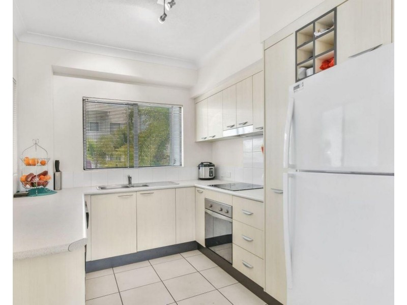 Unit 3/44 Pease St, Manoora QLD 4870
