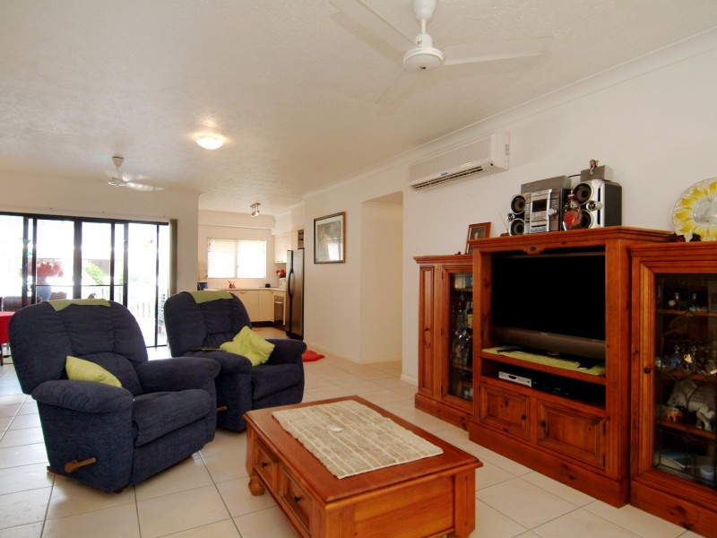Unit 3/44 Pease St, Manoora QLD 4870