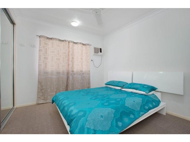 Unit 2/44 Pease St, Manoora QLD 4870
