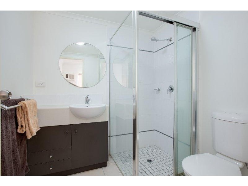 Unit 2/44 Pease St, Manoora QLD 4870