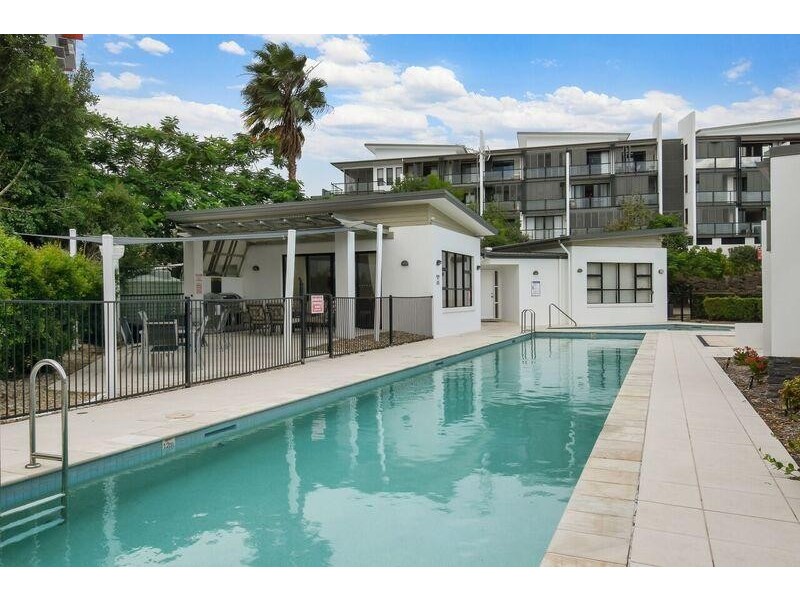 65 Easthill Drive, Robina QLD 4226