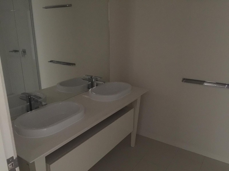 65 Easthill Drive, Robina QLD 4226