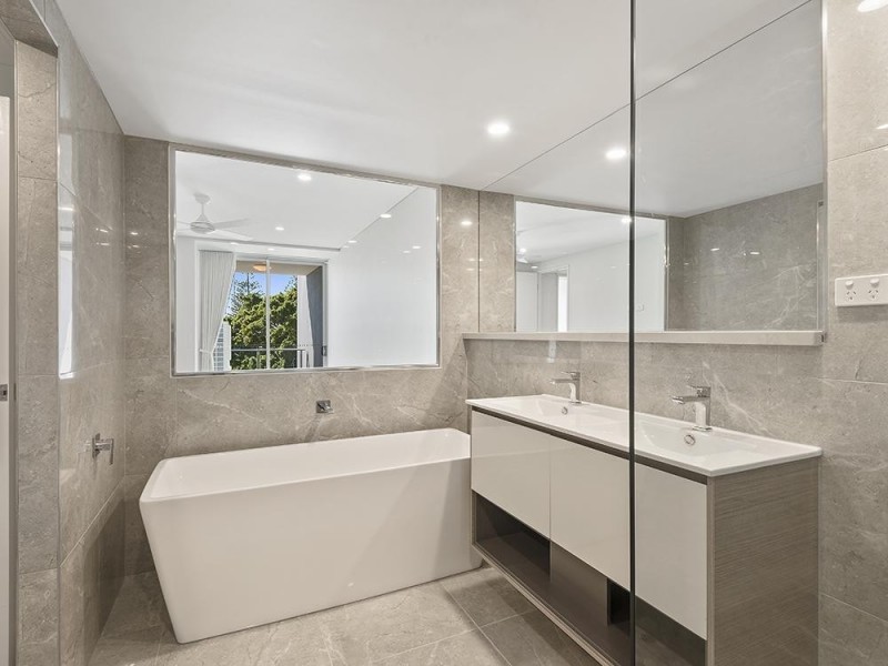 128/113 Landsborough Ave, Scarborough QLD 4020