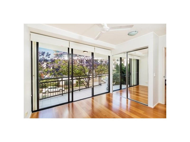 15 Goodwin Street, Kangaroo Point QLD 4169