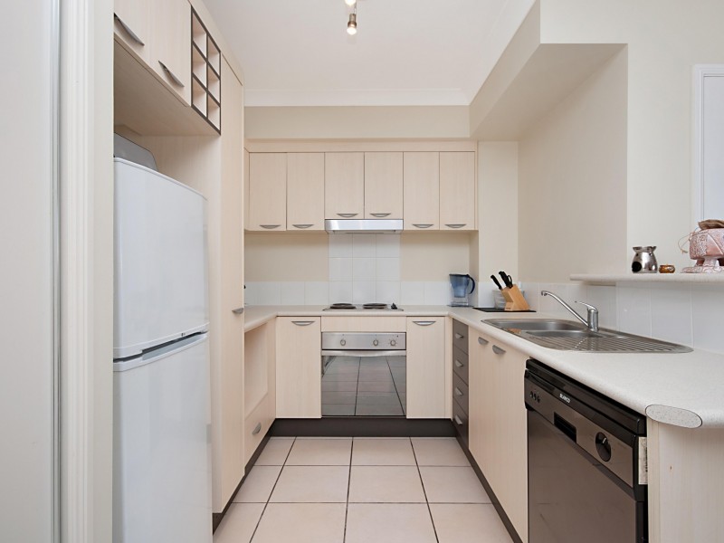 33/44 Pease St, Manoora QLD 4870