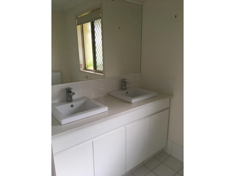 B @/152 Palm Meadows Drive, Carrara QLD 4211