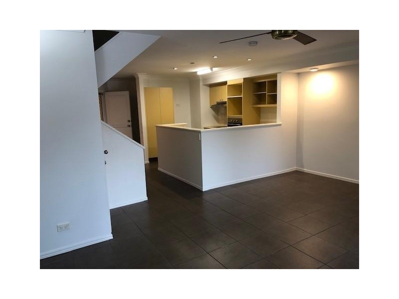 116/215 Cottesloe Drive, Mermaid Waters QLD 4218