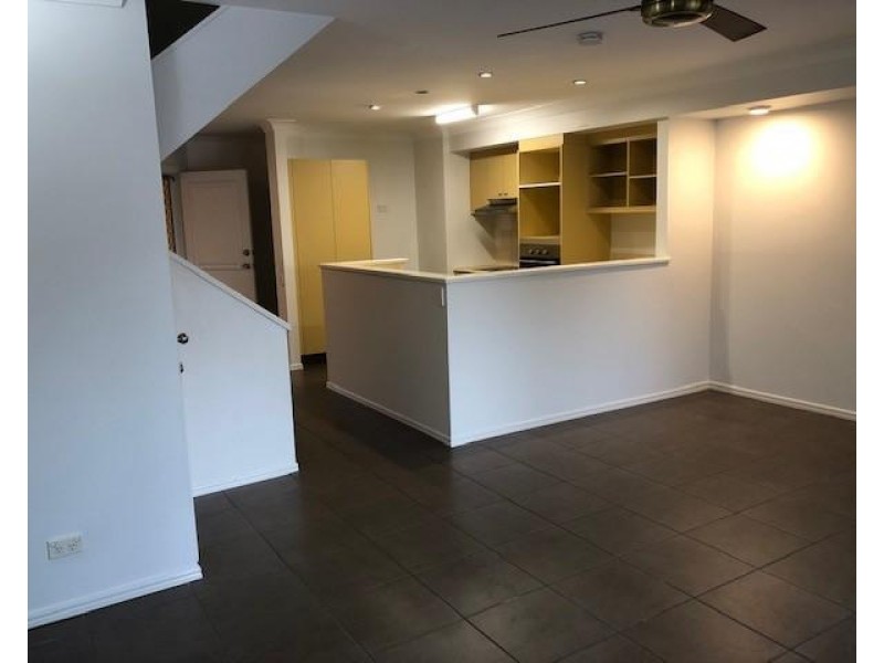 116/215 Cottesloe Drive, Mermaid Waters QLD 4218