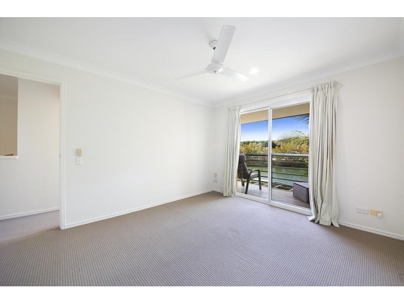 176/215 Cottesloe Drive, Mermaid Waters QLD 4218