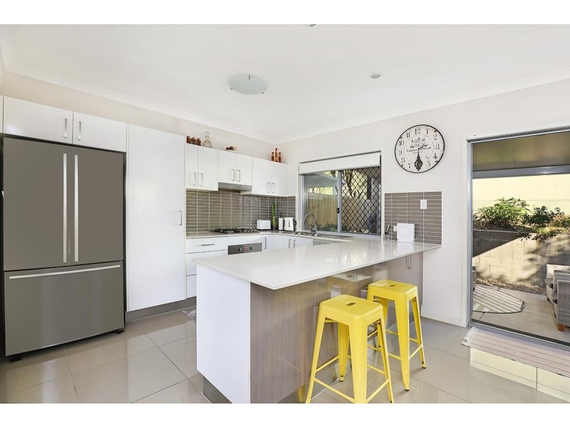 2 Photinia Crescent, Mountain Creek QLD 4557