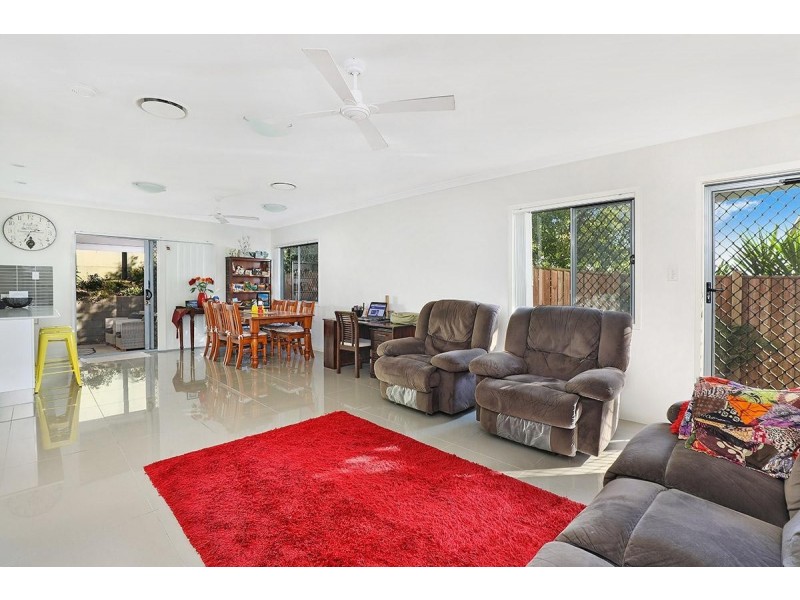 2 Photinia Crescent, Mountain Creek QLD 4557