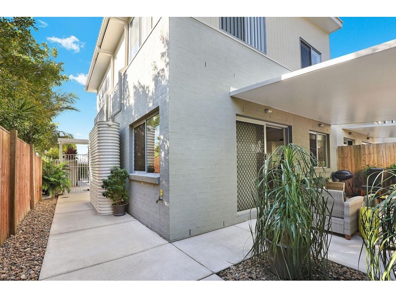 2 Photinia Crescent, Mountain Creek QLD 4557