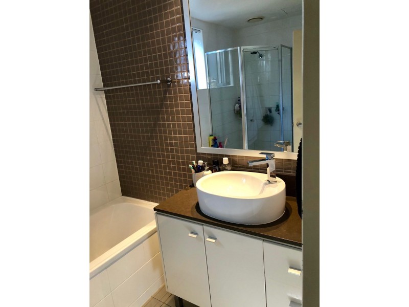 60 Brighton Parade, Southport QLD 4215