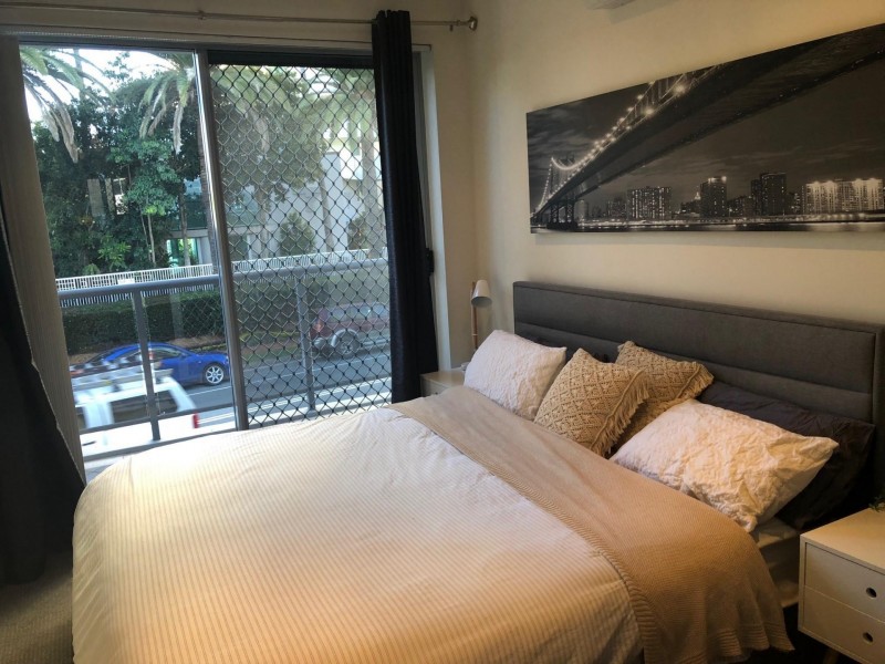 60 Brighton Parade, Southport QLD 4215