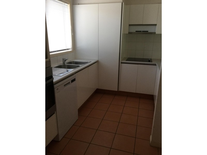 B @/152 Palm Meadows Drive, Carrara QLD 4211
