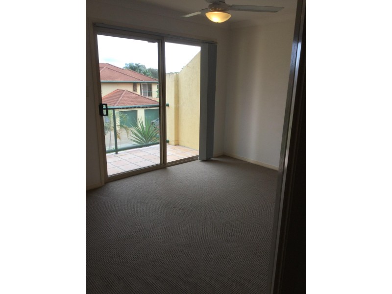 B @/152 Palm Meadows Drive, Carrara QLD 4211