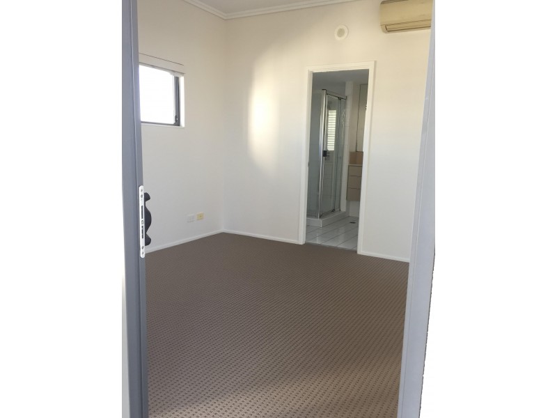 18 Manning St, Milton QLD 4064