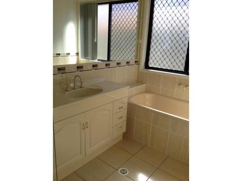 71 Highcrest Circuit, Molendinar QLD 4214