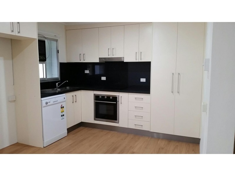 13/1 Burke st, North Ward QLD 4810