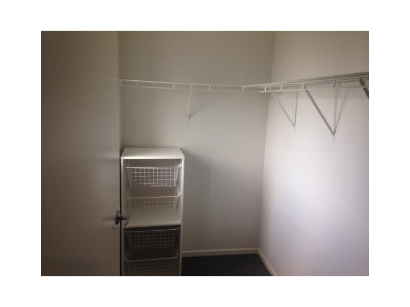 Room 4/16a Cricket Street, Coopers Plains QLD 4108