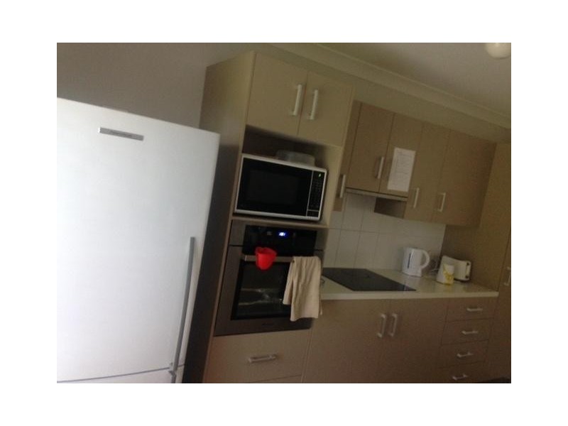 Room 4/16a Cricket Street, Coopers Plains QLD 4108