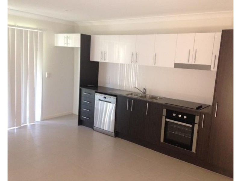2/16 Surprize Avenue, Brassall QLD 4305