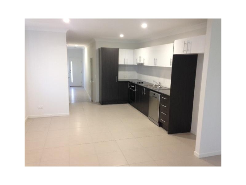 Duplex 1/16 Surprize Avenue, Brassall QLD 4305