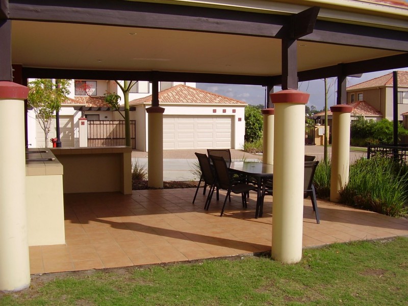 Varsity Lakes QLD 4227