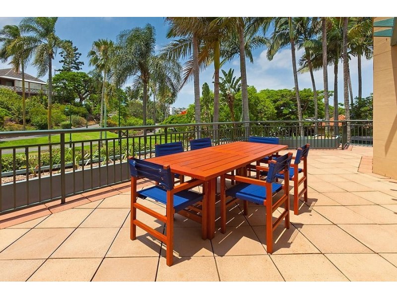 57 Newstead Terrace, Newstead QLD 4006