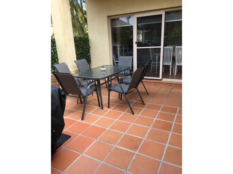 152 Palm Meadows Drive, Carrara QLD 4211