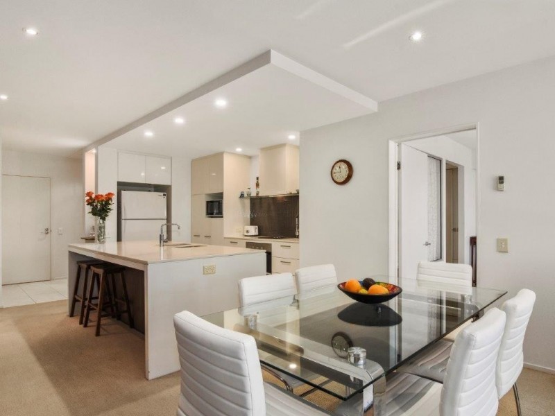310 Easthill Drive, Robina QLD 4226