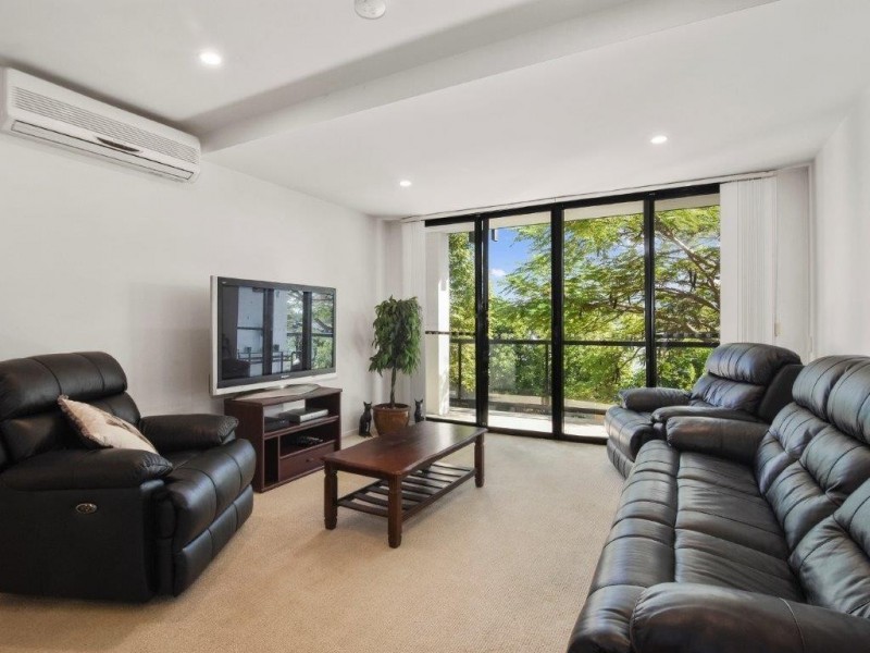 310 Easthill Drive, Robina QLD 4226