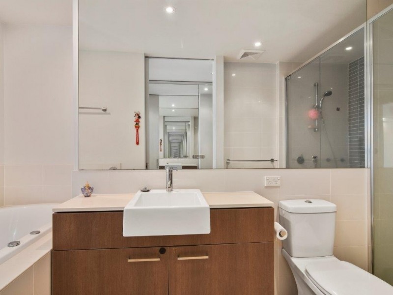 310 Easthill Drive, Robina QLD 4226