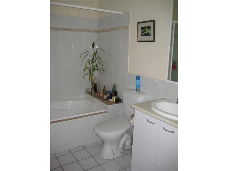 21/316 Long St East, Graceville QLD 4075