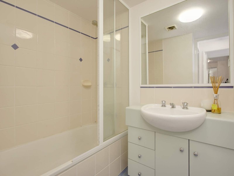 165 SYDNEY STREET, New Farm QLD 4005