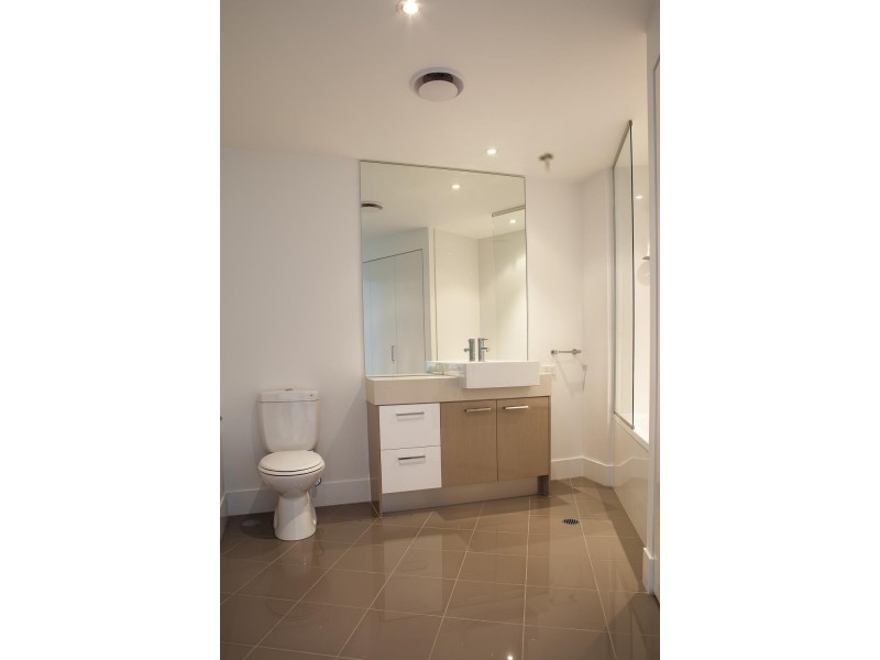 30-32 Paradise Island, Surfers Paradise QLD 4217