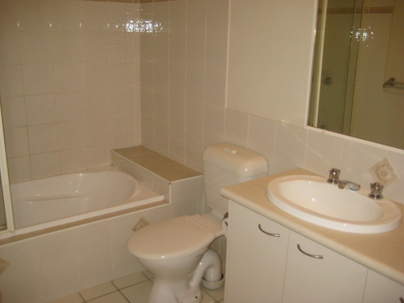 24/316 Long St East, Graceville QLD 4075