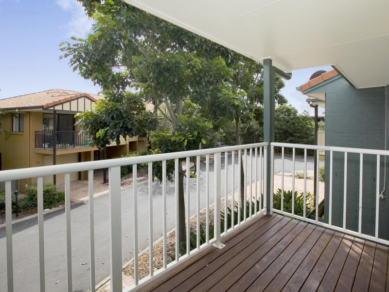 61/316 Long St East, Graceville QLD 4075