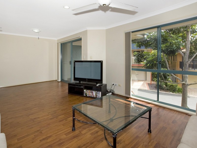 61/316 Long St East, Graceville QLD 4075