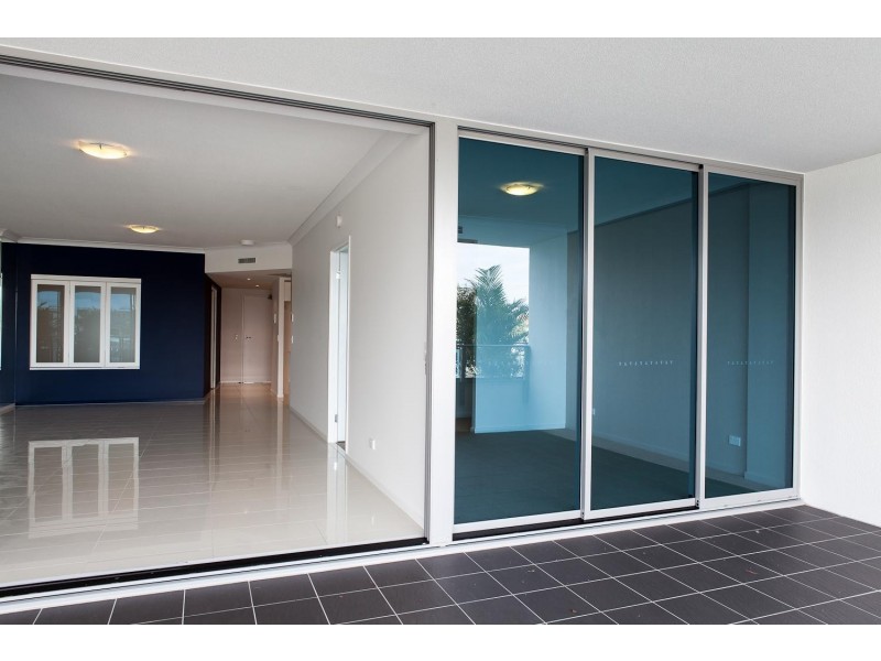 30-32 Paradise Island, Surfers Paradise QLD 4217