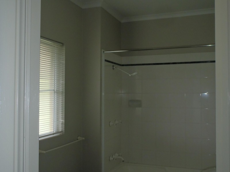 Unit 25/5-15 McGregor St, Mooroobool QLD 4870