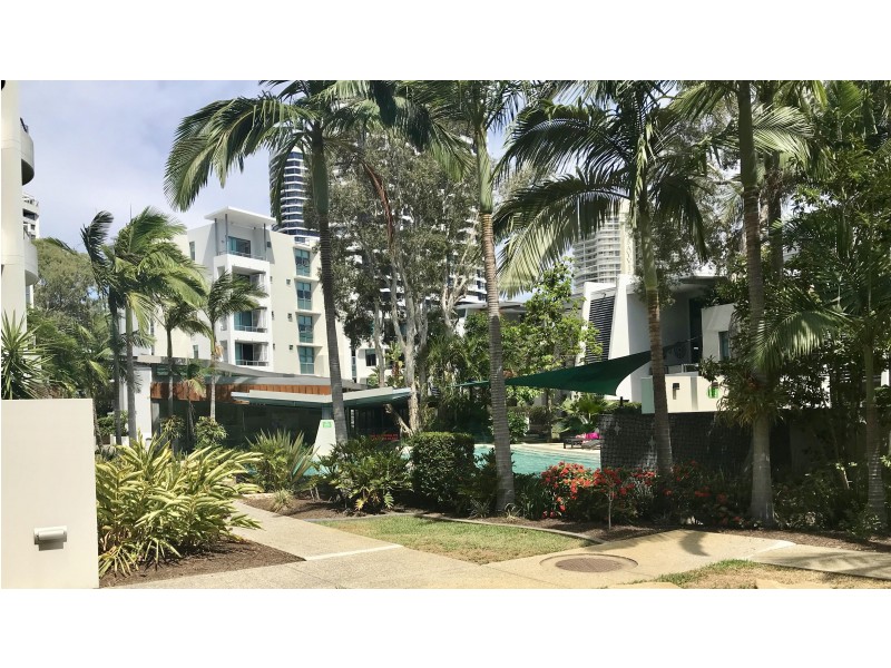 25i/20-28 Bayview Street, Runaway Bay QLD 4216