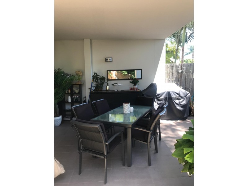 25i/20-28 Bayview Street, Runaway Bay QLD 4216