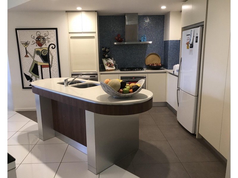 25i/20-28 Bayview Street, Runaway Bay QLD 4216